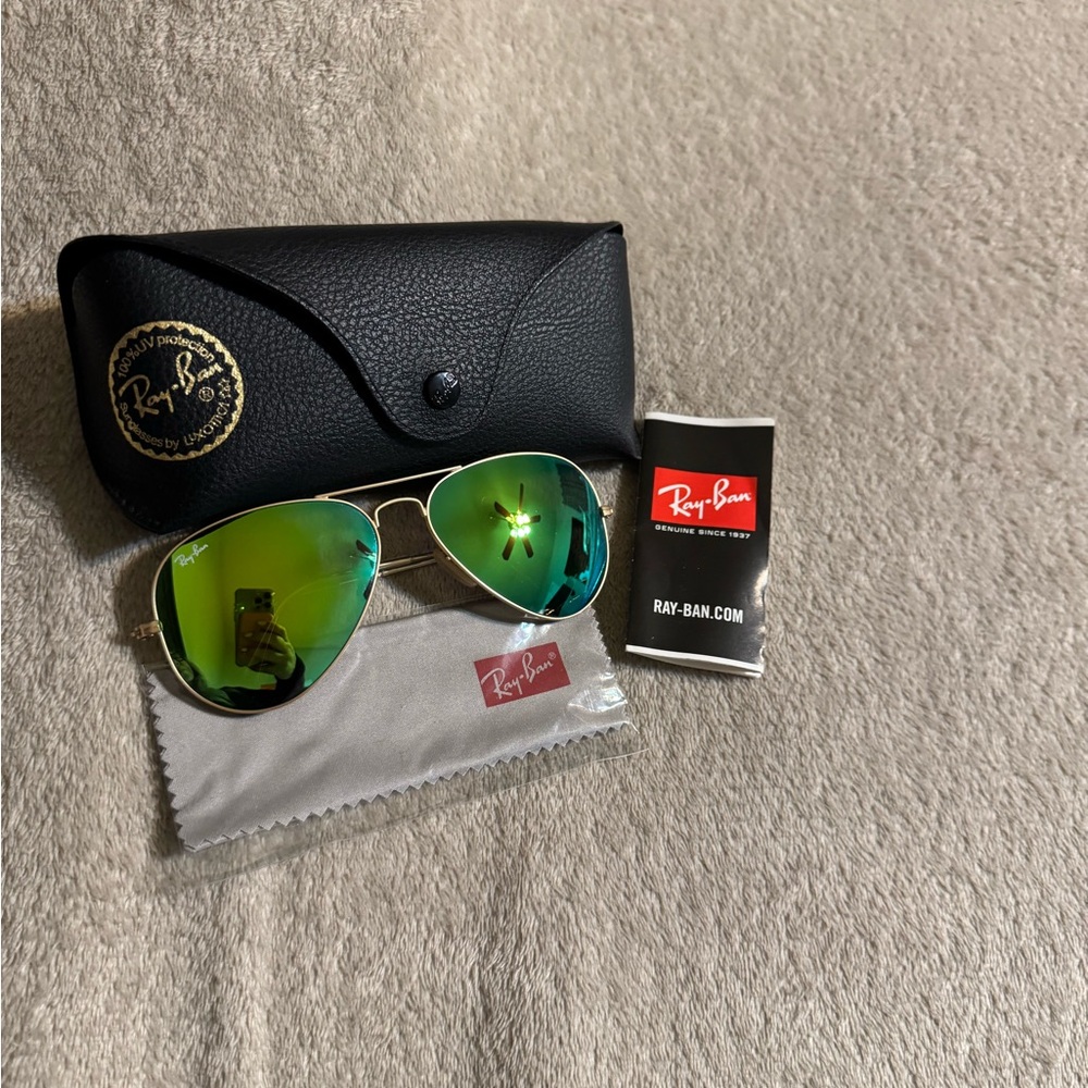 Ray-Ban Aviator Sunglasses with Green Lenses